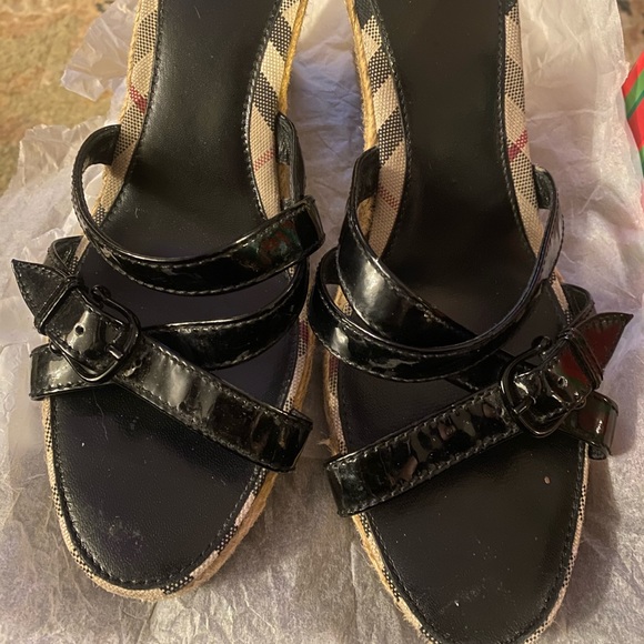 Burberry ladies platform Sandals - Picture 1 of 7